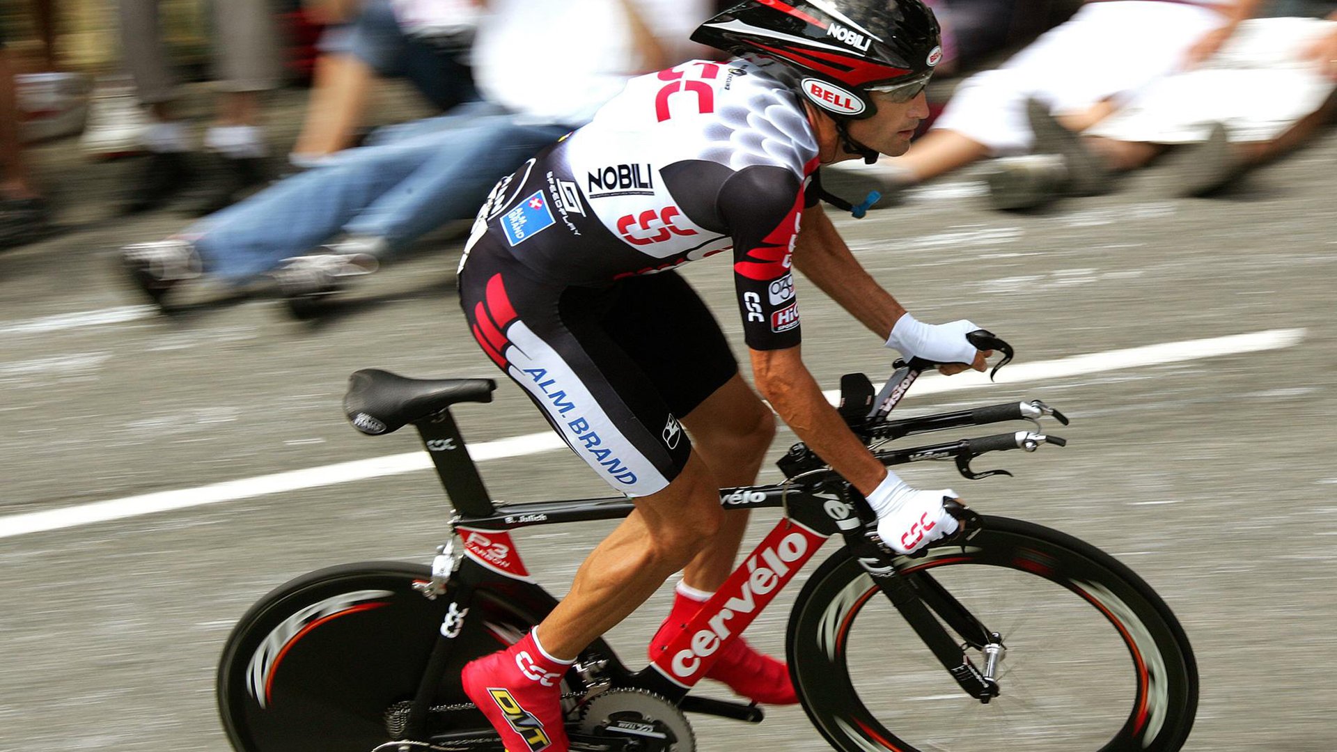 活塞125-107轻取篮网,5连胜登顶东部第1!活塞双子星狂轰64分